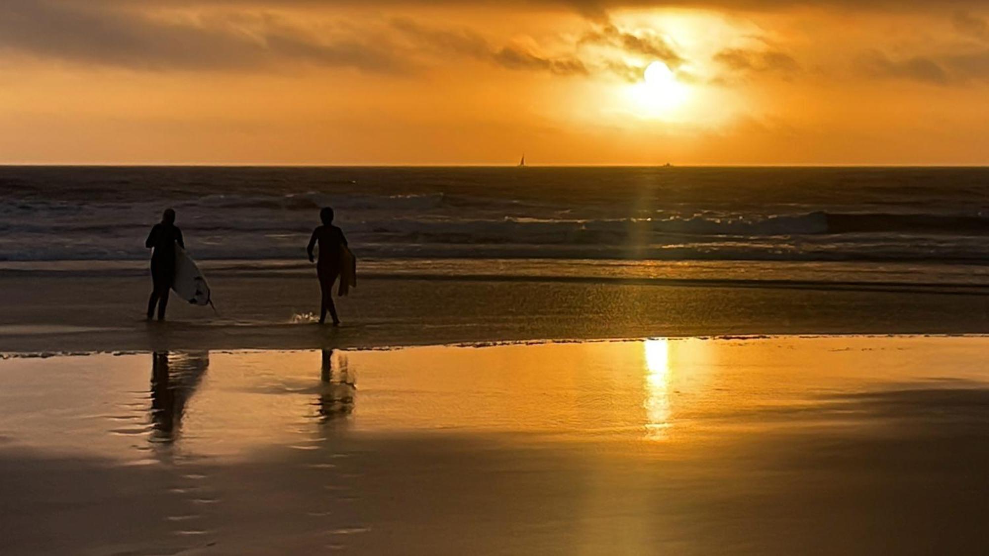 Surf Vista - Da Areia Branca * Lourinha (Lisbon)